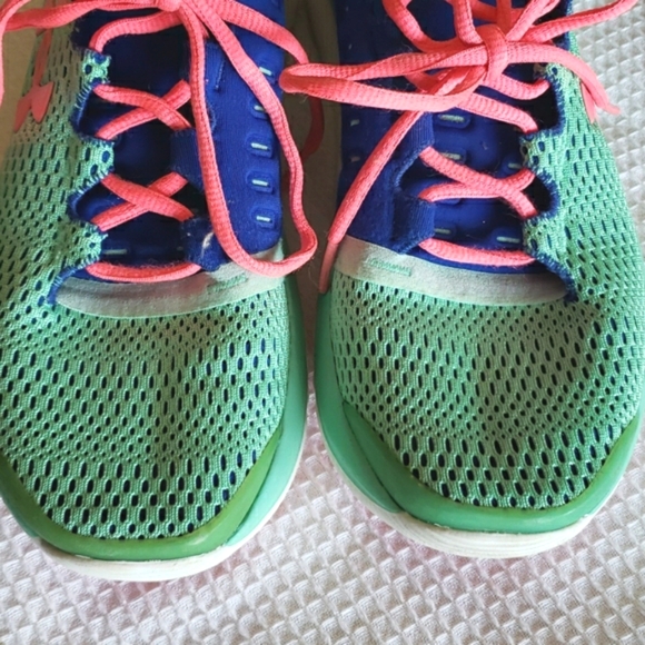 Under Armour Girls 4 US Mint Green Blue Pink Running Shoes Sneakers - Picture 4 of 6